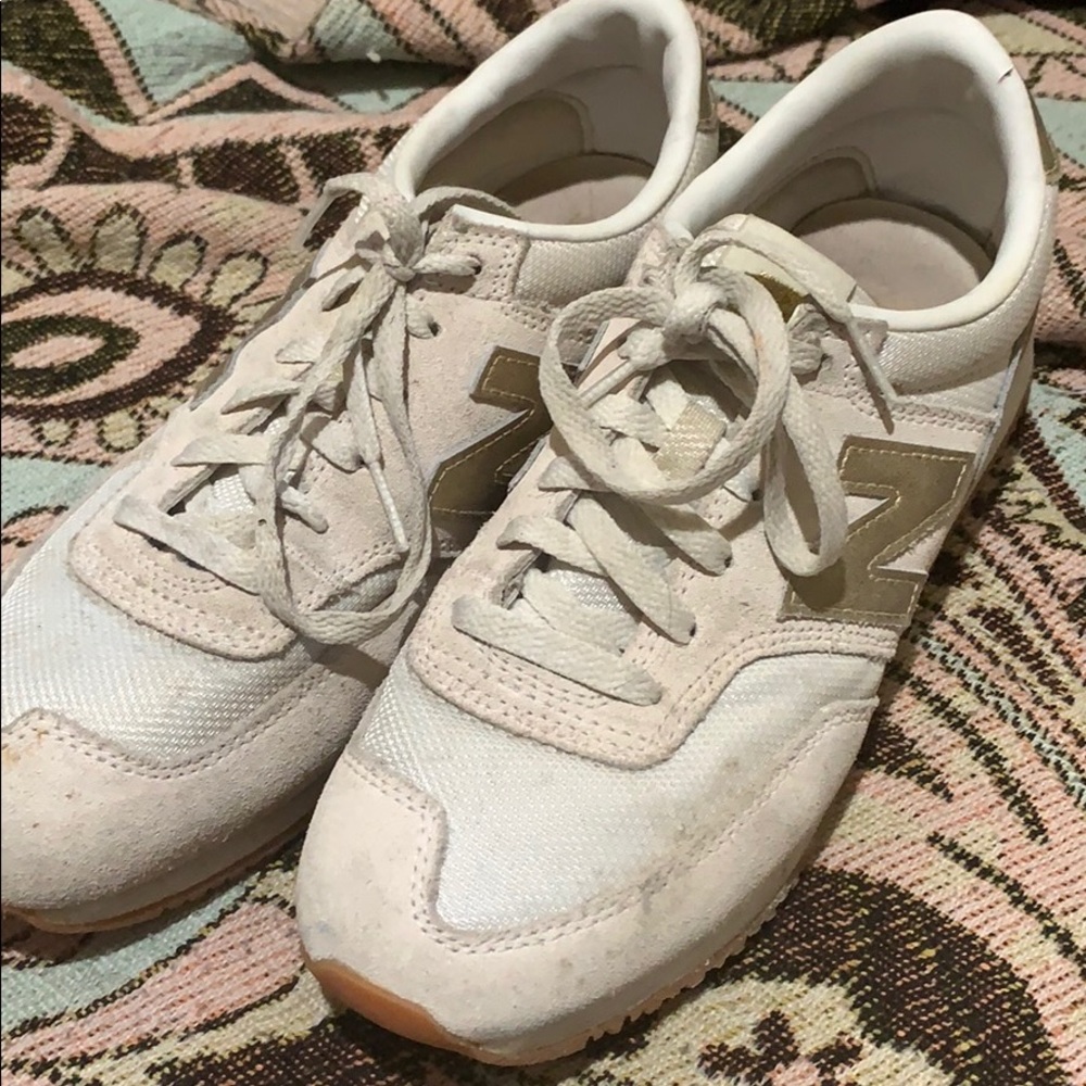 Good white used new balances size 71/2